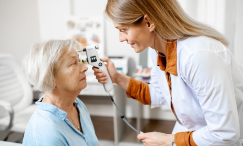 DMLA sèche vs DMLA humide : Comprendre les différences et les soins